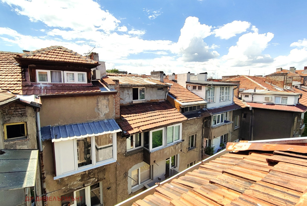 Apartment in Tsentar Ul Lyuben Karavelov, Sofia - Image 17