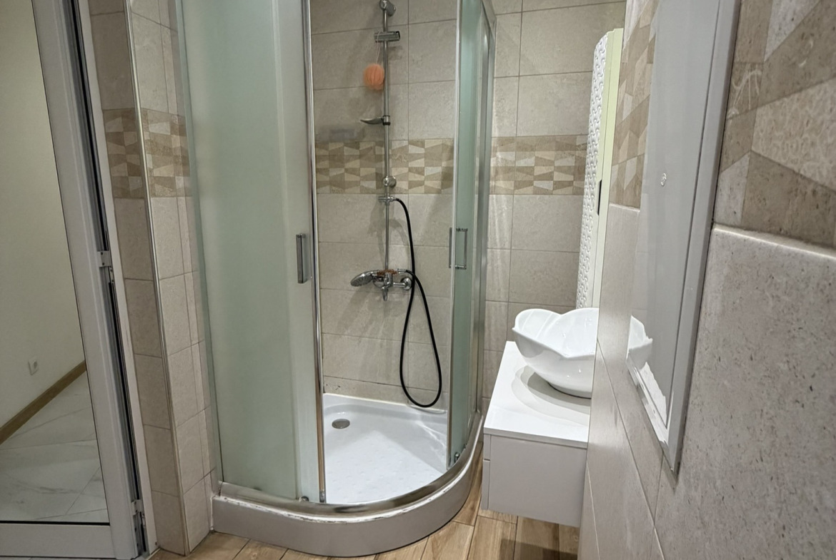dvustaen-apartament-81-kvm-pod-naem-manastirski-livadi-panoramna-gledka-11 Двустаен апартамент 81 кв.м под наем в Манастирски ливади | Панорамна гледка към Витоша