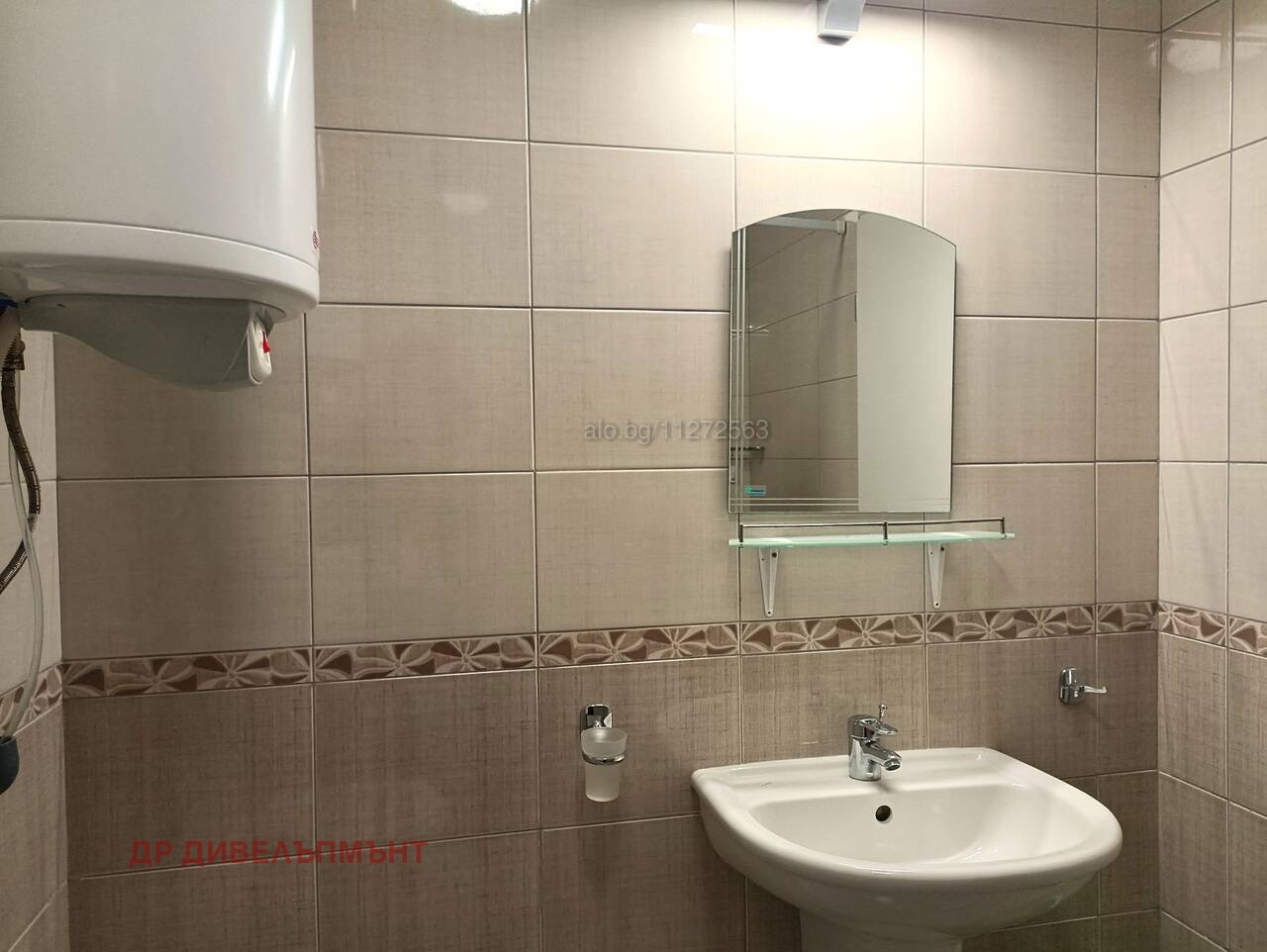 tristaen-apartament-100-kvm-prodava-nesebar-parva-liniya-more-10 Тристаен апартамент 100 кв.м. продава Несебър | Първа линия, гледка море