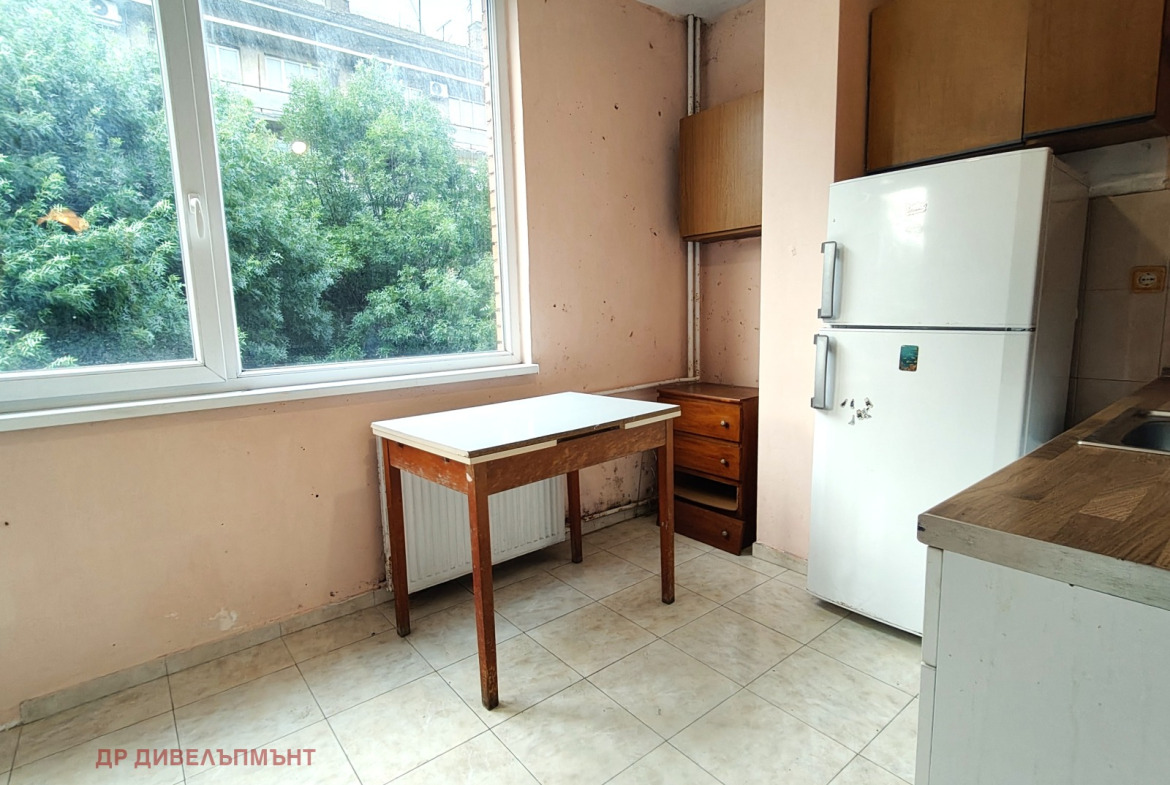 Тристаен апартамент 90 кв.м. под наем в София Банишора | Три тераси