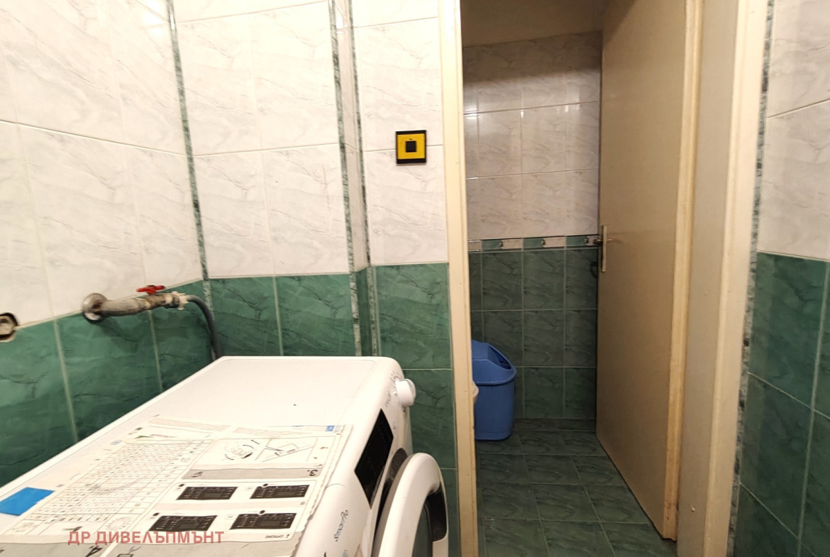 Тристаен апартамент 90 кв.м. под наем в София Банишора | Три тераси