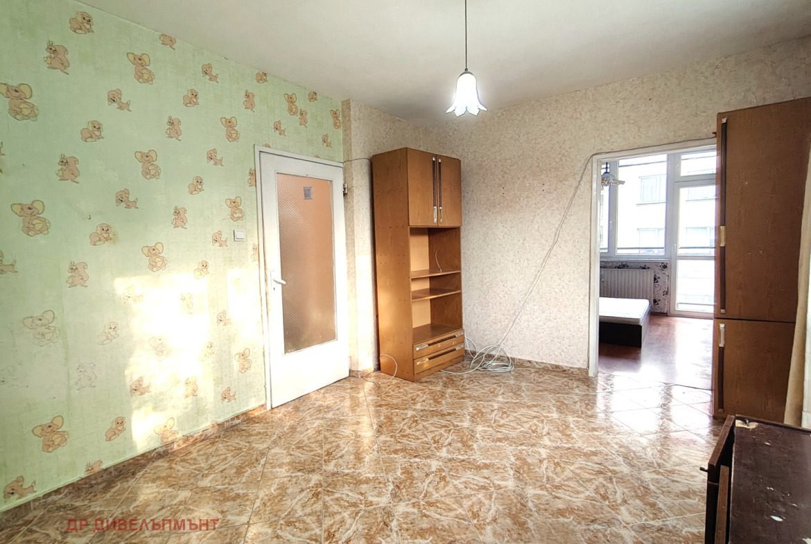 Тристаен апартамент 90 кв.м. под наем в София Банишора | Три тераси