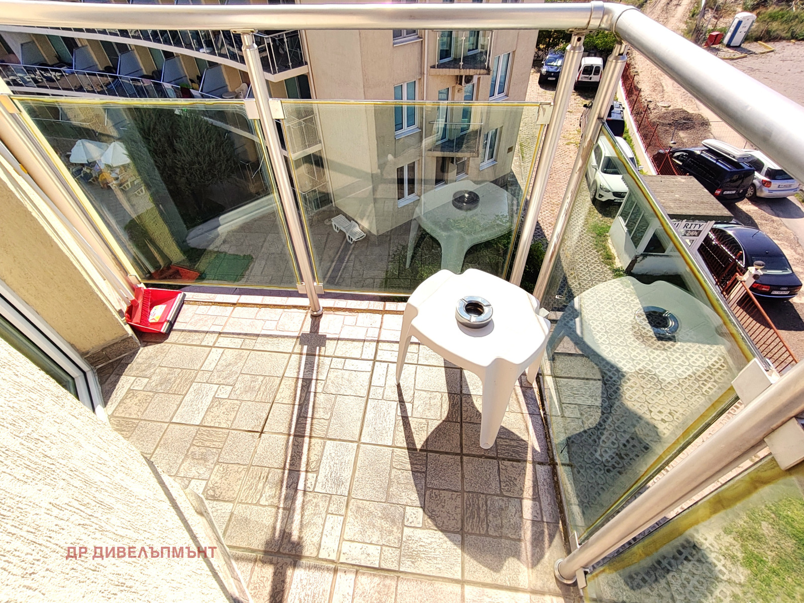 tristaen-apartament-95-kvm-pod-naem-kompleks-sani-holidey-nesebar-basein-parking-12 Тристаен апартамент 95 кв.м. под наем в Комплекс Съни Холидей | Басейн и Паркинг