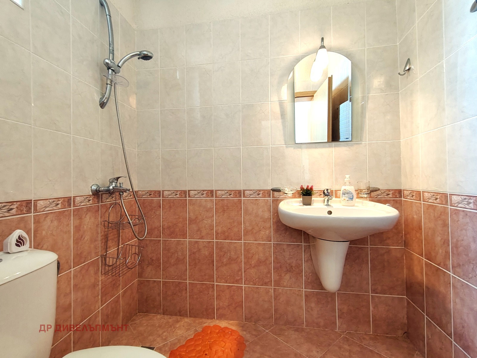 tristaen-apartament-95-kvm-pod-naem-kompleks-sani-holidey-nesebar-basein-parking-13 Тристаен апартамент 95 кв.м. под наем в Комплекс Съни Холидей | Басейн и Паркинг