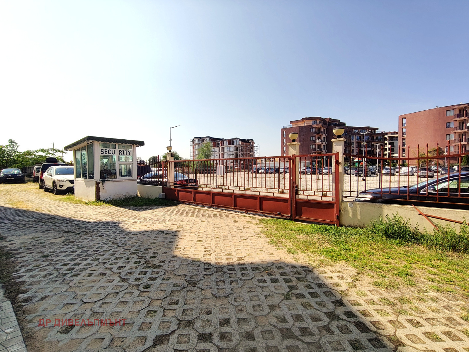 tristaen-apartament-95-kvm-pod-naem-kompleks-sani-holidey-nesebar-basein-parking-15 Тристаен апартамент 95 кв.м. под наем в Комплекс Съни Холидей | Басейн и Паркинг