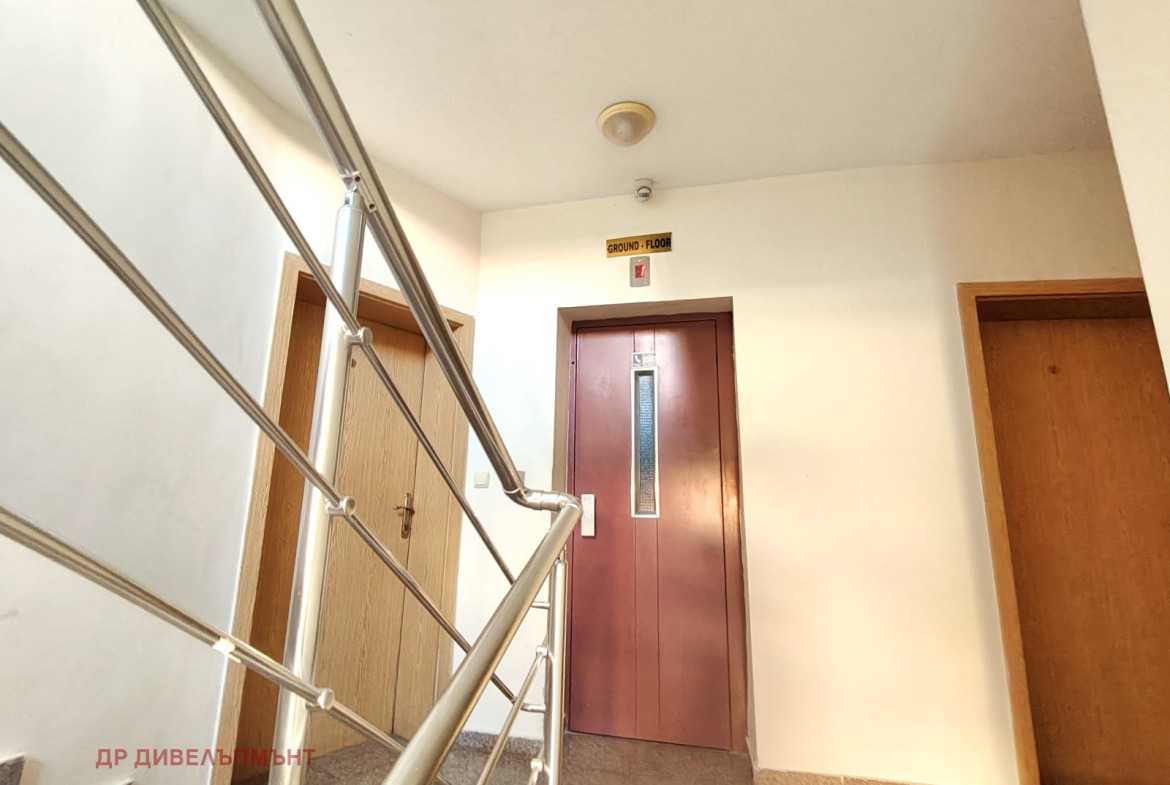 tristaen-apartament-95-kvm-pod-naem-kompleks-sani-holidey-nesebar-basein-parking-16 Тристаен апартамент 95 кв.м. под наем в Комплекс Съни Холидей | Басейн и Паркинг