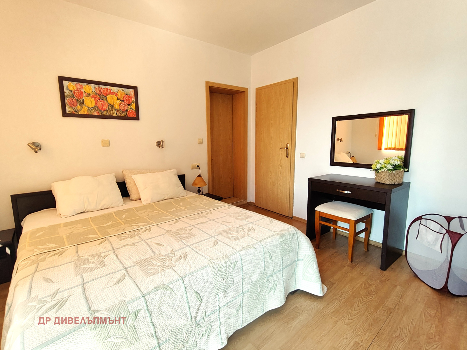 tristaen-apartament-95-kvm-pod-naem-kompleks-sani-holidey-nesebar-basein-parking-7 Тристаен апартамент 95 кв.м. под наем в Комплекс Съни Холидей | Басейн и Паркинг
