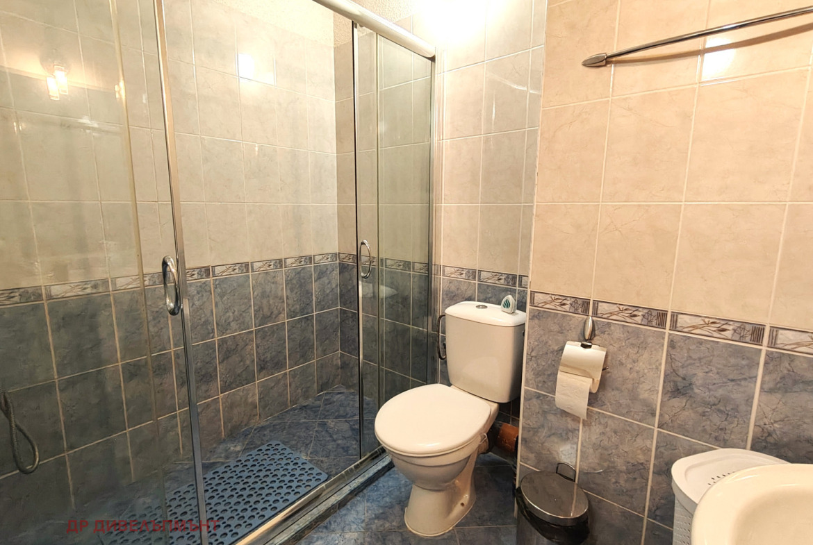 tristaen-apartament-95-kvm-pod-naem-kompleks-sani-holidey-nesebar-basein-parking-9 Тристаен апартамент 95 кв.м. под наем в Комплекс Съни Холидей | Басейн и Паркинг