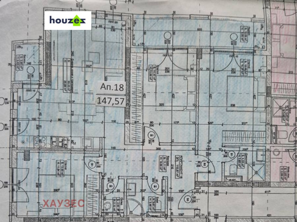 Архитектурен план на тристаен апартамент 148 кв.м