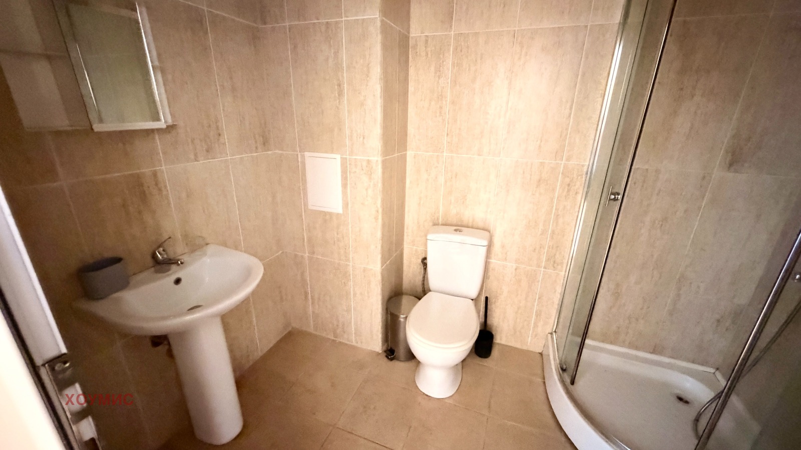 dvustaen-apartament-60-kv-m-prodava-se-slanchev-bryag-vtor-etazh-4 Баня с душ кабина и мивка