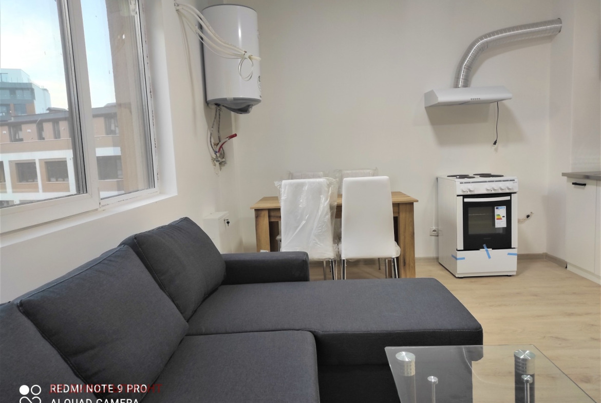 dvustaen-apartament-60-kvm-pod-naem-malinova-dolina-napalno-obzaveden-6 Обзорна снимка на живото пространство
