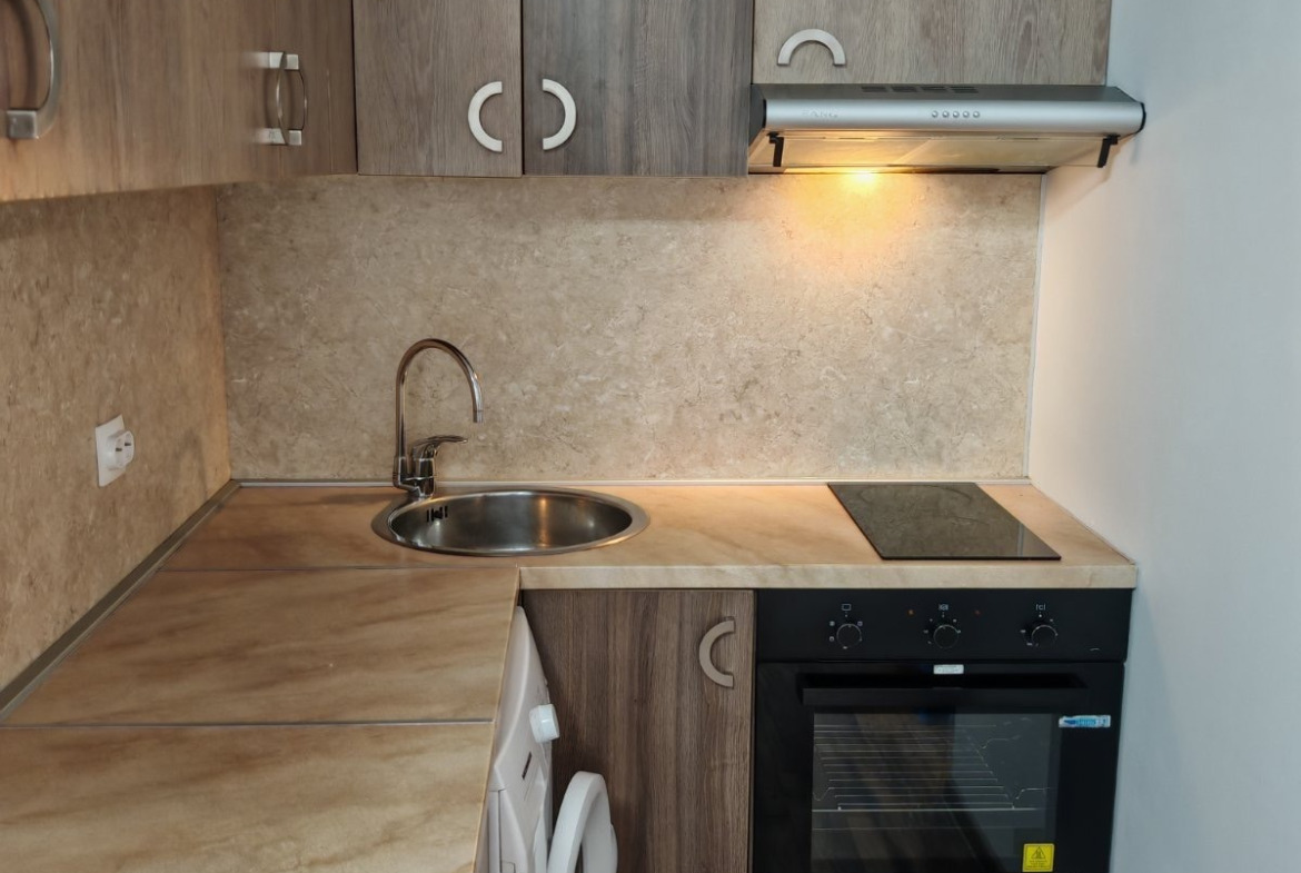 dvustaen-apartament-73-sqm-pod-naem-tsentar-sofia-balkon-vitosha-10 Двустаен апартамент 73 кв.м. под Наем в Център | Балкон с гледка Витоша