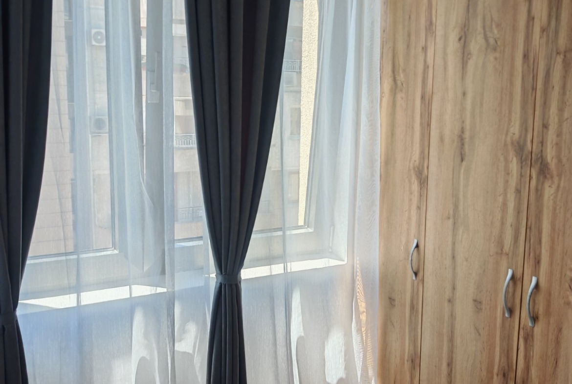 dvustaen-apartament-73-sqm-pod-naem-tsentar-sofia-balkon-vitosha-13 Двустаен апартамент 73 кв.м. под Наем в Център | Балкон с гледка Витоша
