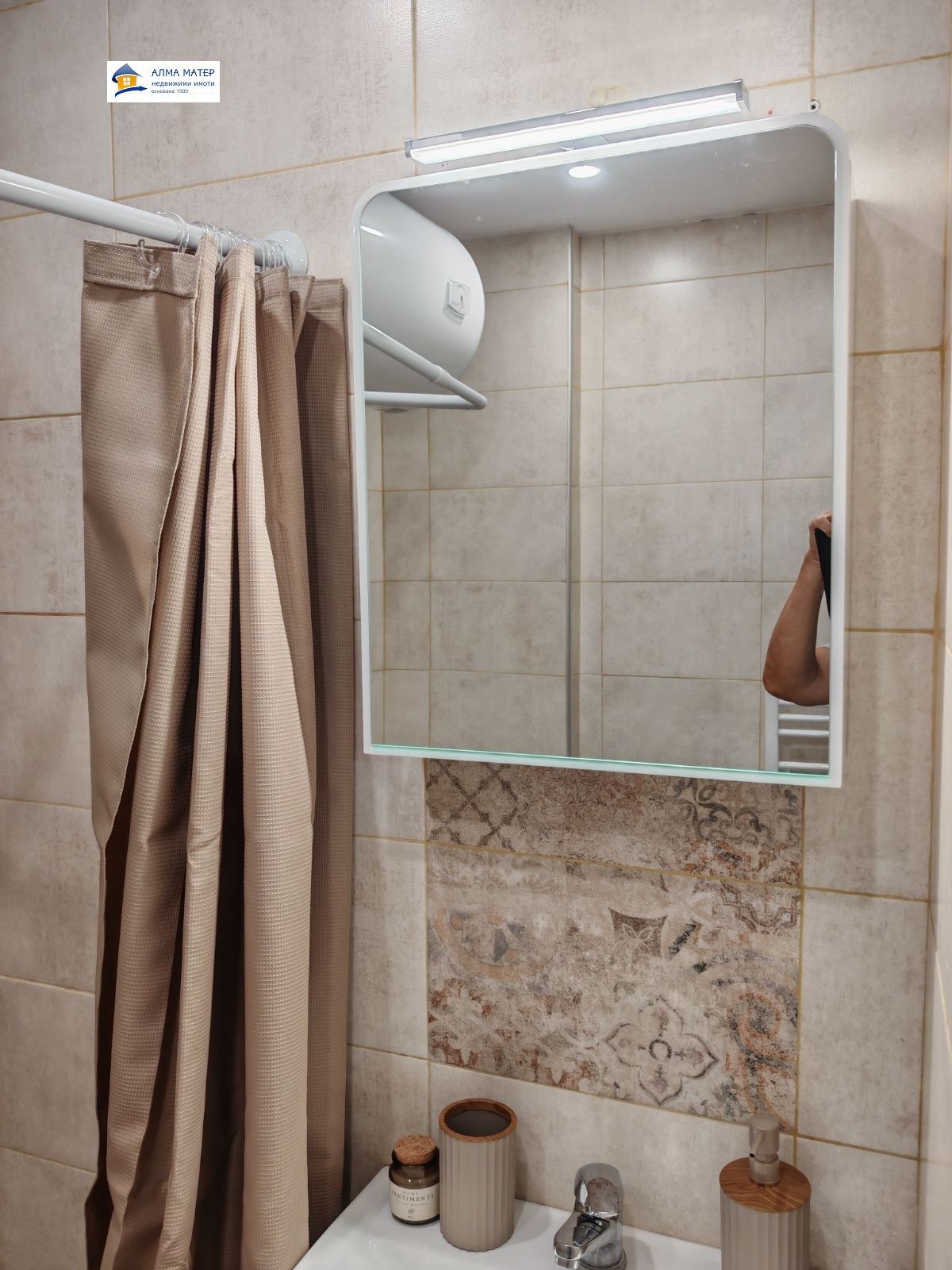 dvustaen-apartament-73-sqm-pod-naem-tsentar-sofia-balkon-vitosha-14 Двустаен апартамент 73 кв.м. под Наем в Център | Балкон с гледка Витоша