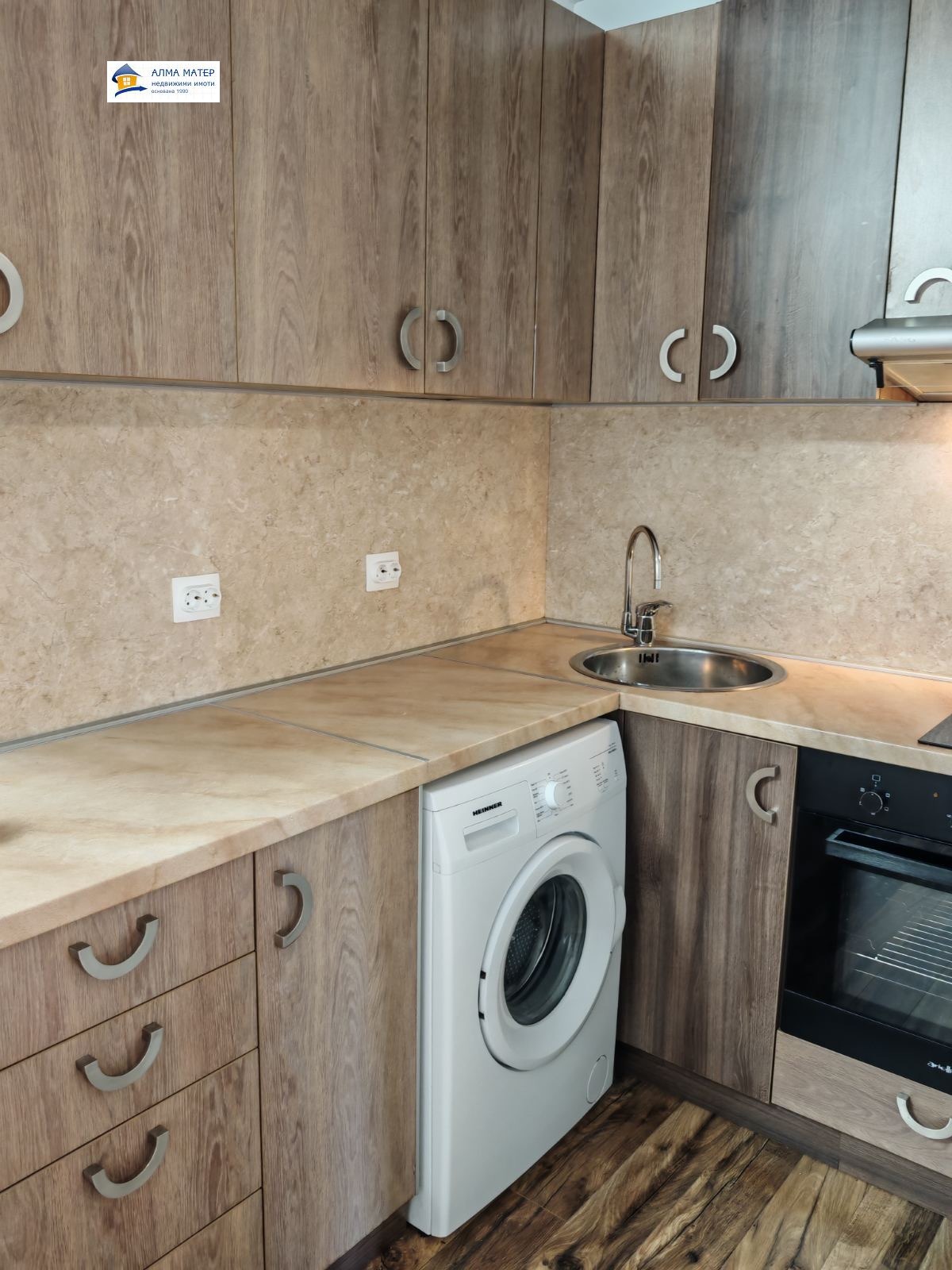 dvustaen-apartament-73-sqm-pod-naem-tsentar-sofia-balkon-vitosha-9 Двустаен апартамент 73 кв.м. под Наем в Център | Балкон с гледка Витоша