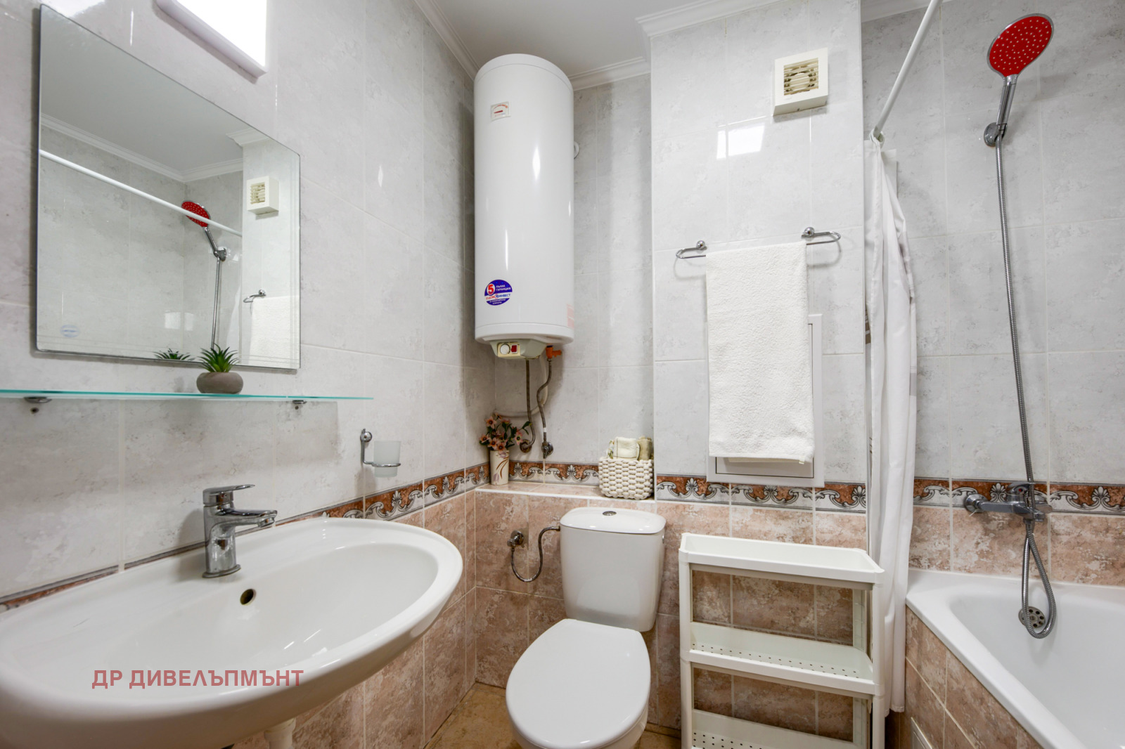 mnogostaen-apartament-122-kvm-pod-naem-nesebar-kompleks-arkadiya-11 Многостаен апартамент 122 кв.м. под наем в Несебър | Басейн и Паркинг