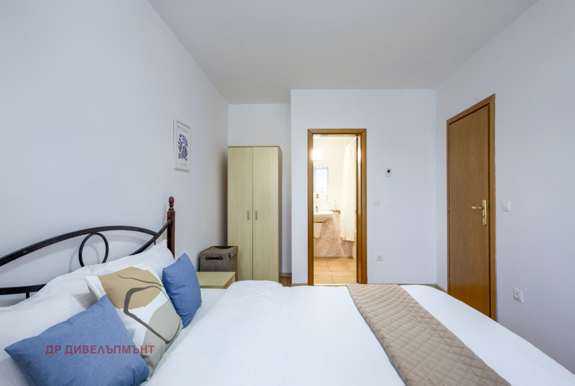 mnogostaen-apartament-122-kvm-pod-naem-nesebar-kompleks-arkadiya-6 Многостаен апартамент 122 кв.м. под наем в Несебър | Басейн и Паркинг