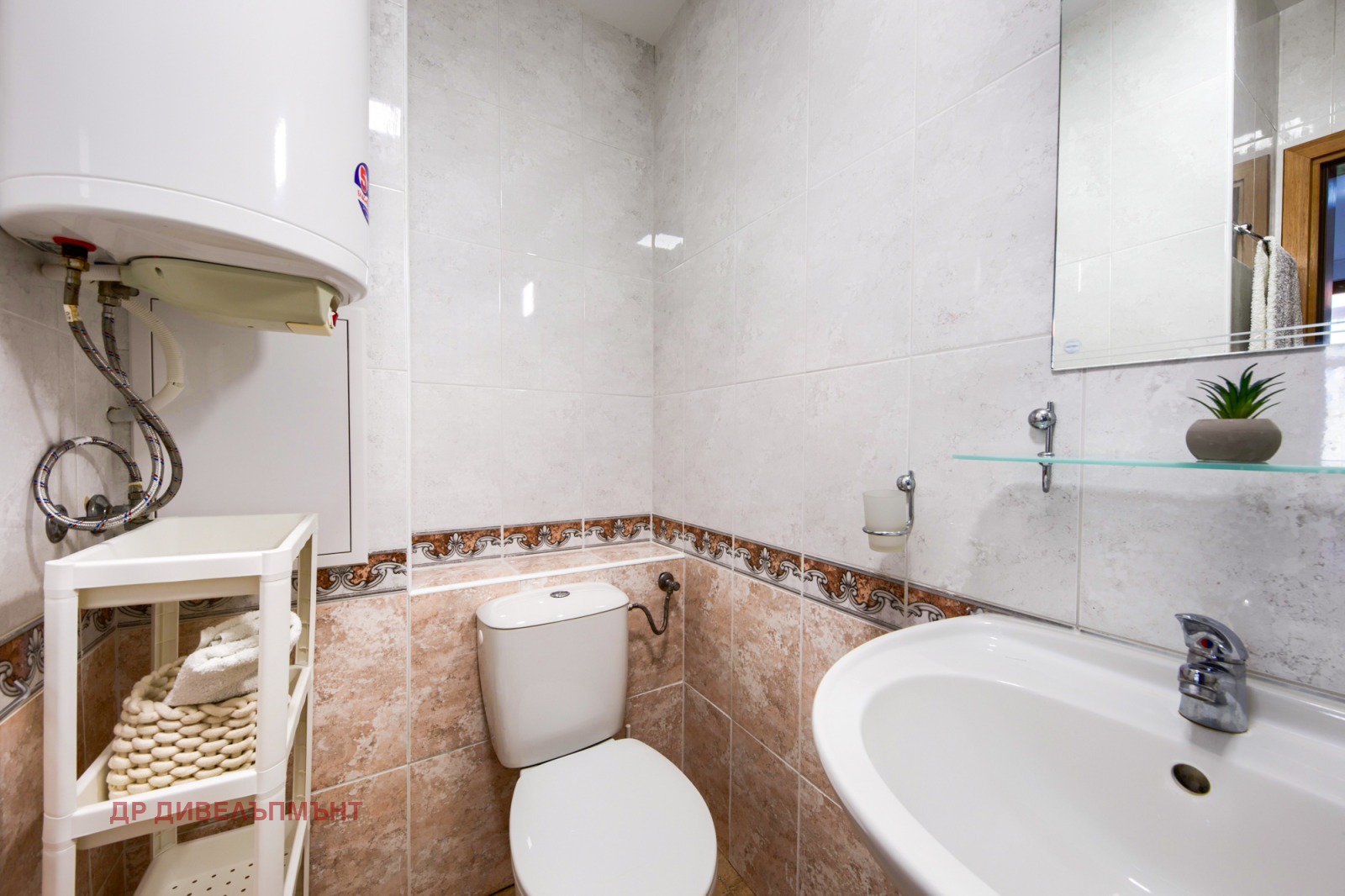 mnogostaen-apartament-122-kvm-pod-naem-nesebar-kompleks-arkadiya-7 Многостаен апартамент 122 кв.м. под наем в Несебър | Басейн и Паркинг