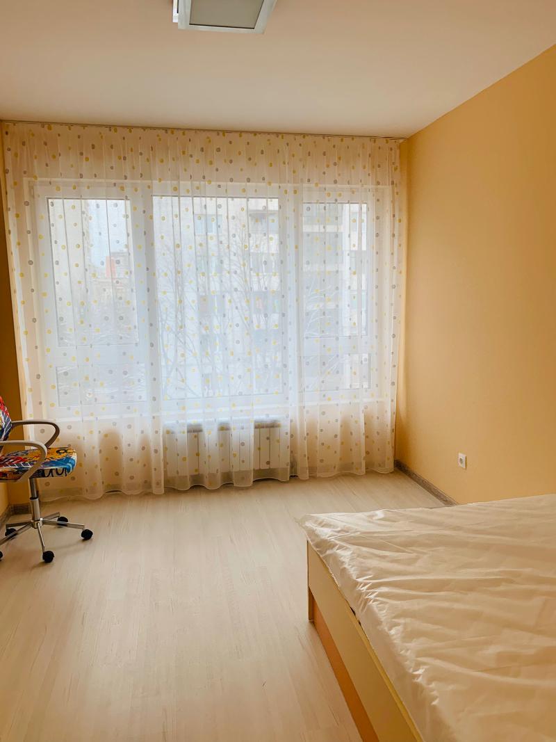 tristaen-apartament-120-kvm-pod-naem-sofiya-borovo-obzaveden-parkomyasto-10 Тристаен апартамент 120 кв.м. под Наем в София Борово | Обзаведен с Паркомясто