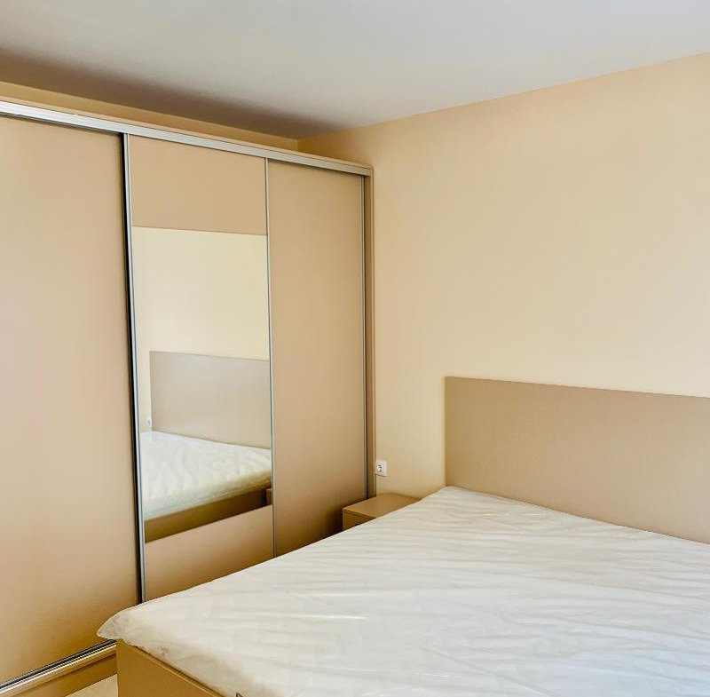 tristaen-apartament-120-kvm-pod-naem-sofiya-borovo-obzaveden-parkomyasto-13 Тристаен апартамент 120 кв.м. под Наем в София Борово | Обзаведен с Паркомясто