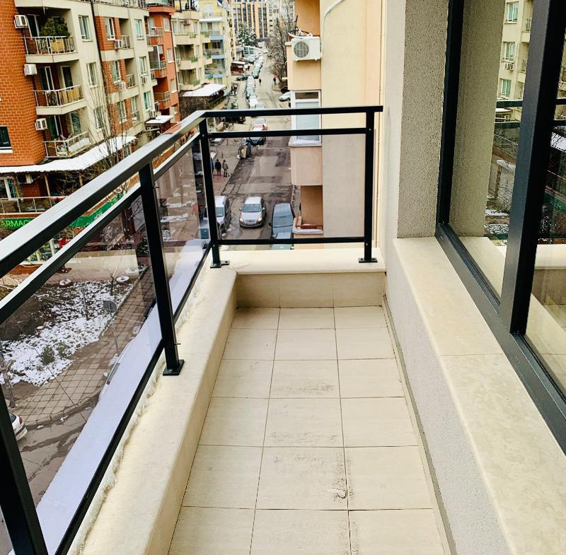 tristaen-apartament-120-kvm-pod-naem-sofiya-borovo-obzaveden-parkomyasto-15 Тристаен апартамент 120 кв.м. под Наем в София Борово | Обзаведен с Паркомясто
