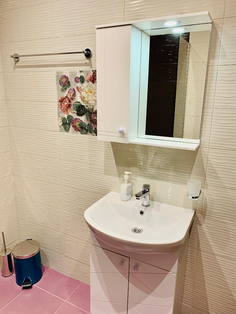 tristaen-apartament-120-kvm-pod-naem-sofiya-borovo-obzaveden-parkomyasto-9 Тристаен апартамент 120 кв.м. под Наем в София Борово | Обзаведен с Паркомясто