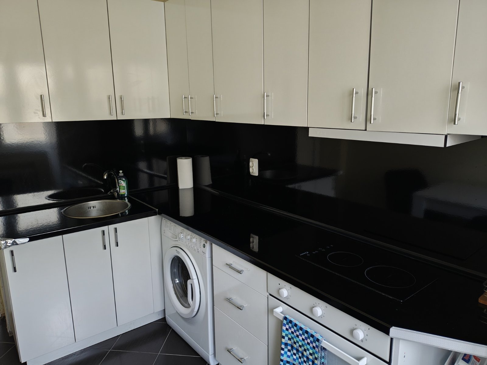Apartment in Oborishte, Sofia - Image 22