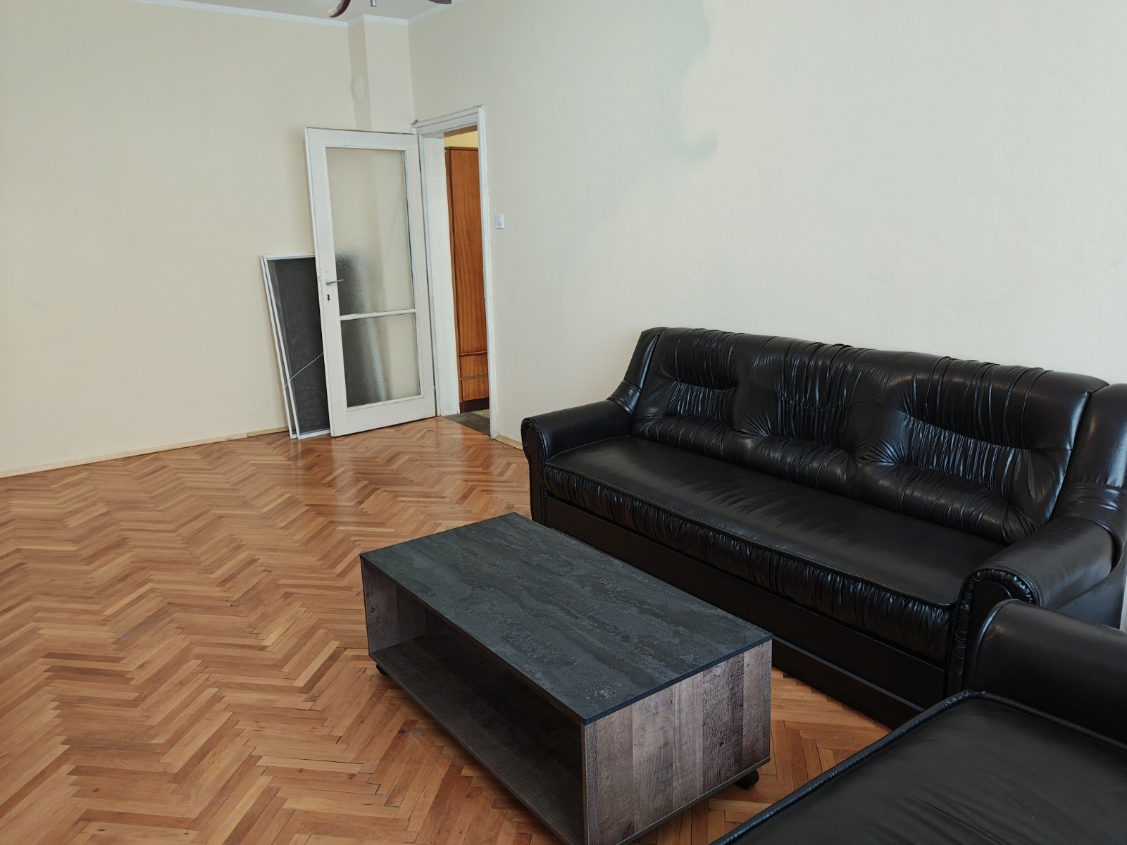 Apartment in Oborishte, Sofia - Image 26