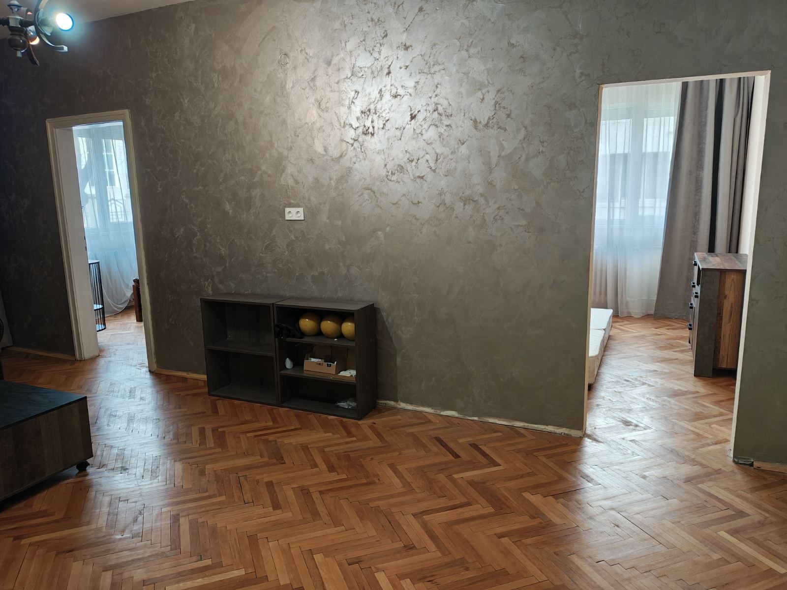 Apartment in Oborishte, Sofia - Image 27