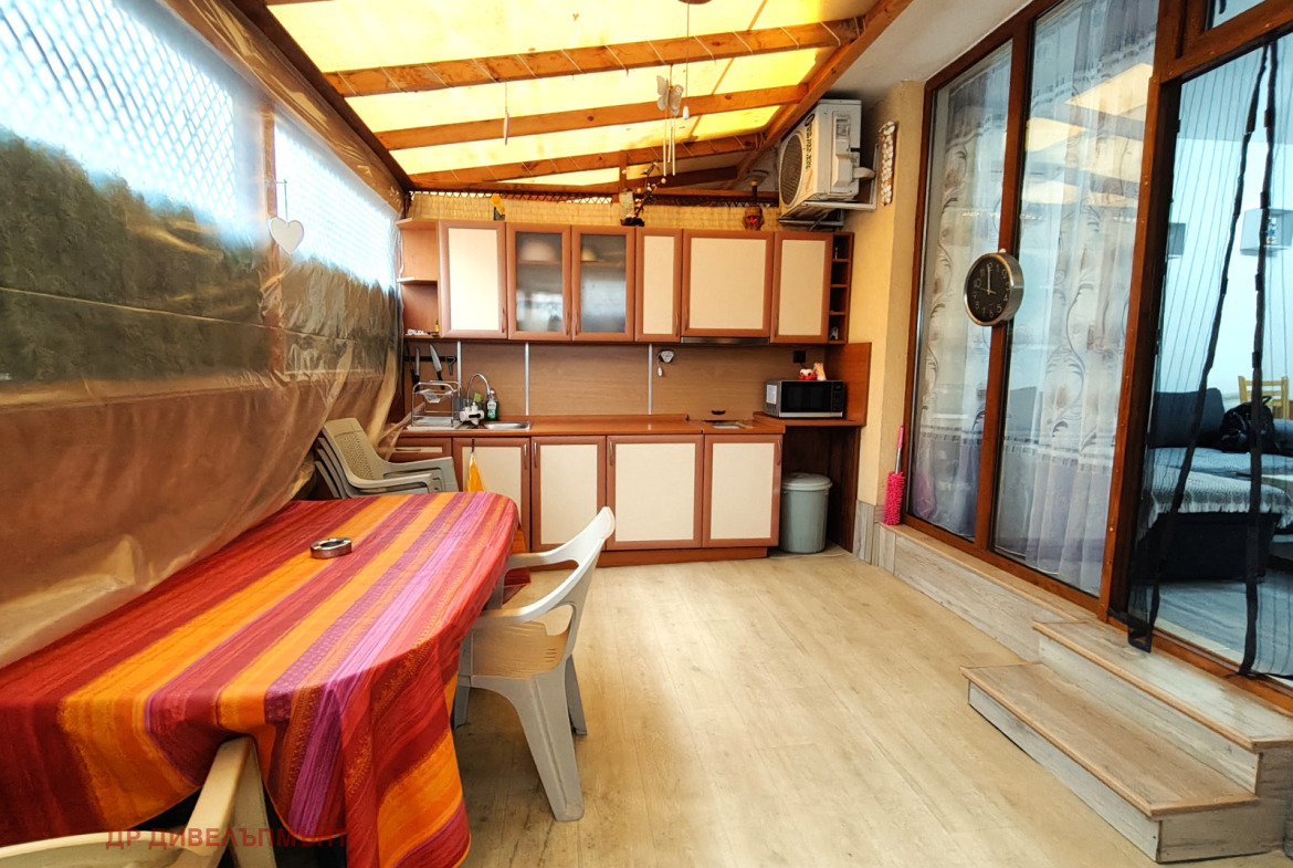 tristaen-apartament-82-kvm-pod-naem-ravda-palm-marina-11 Тристаен апартамент 82 кв.м под наем в Равда | Басейн и веранда