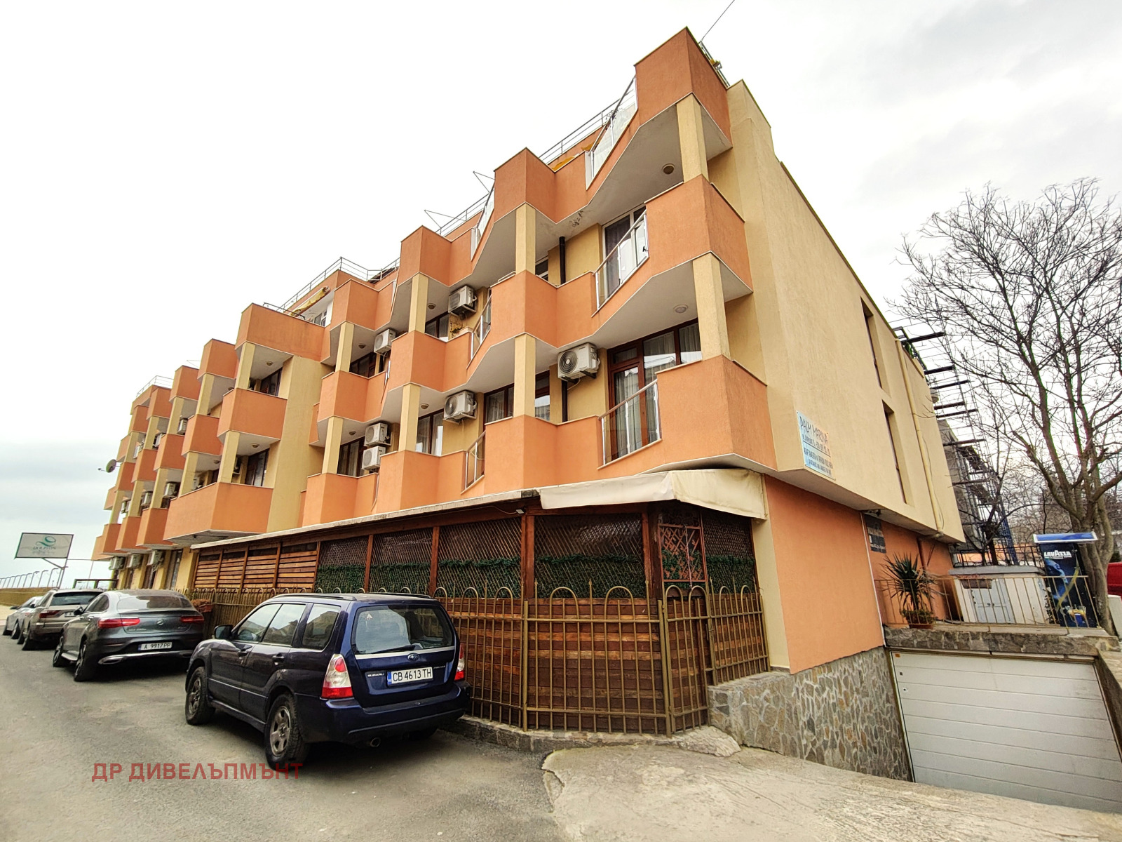 tristaen-apartament-82-kvm-pod-naem-ravda-palm-marina-13 Тристаен апартамент 82 кв.м под наем в Равда | Басейн и веранда