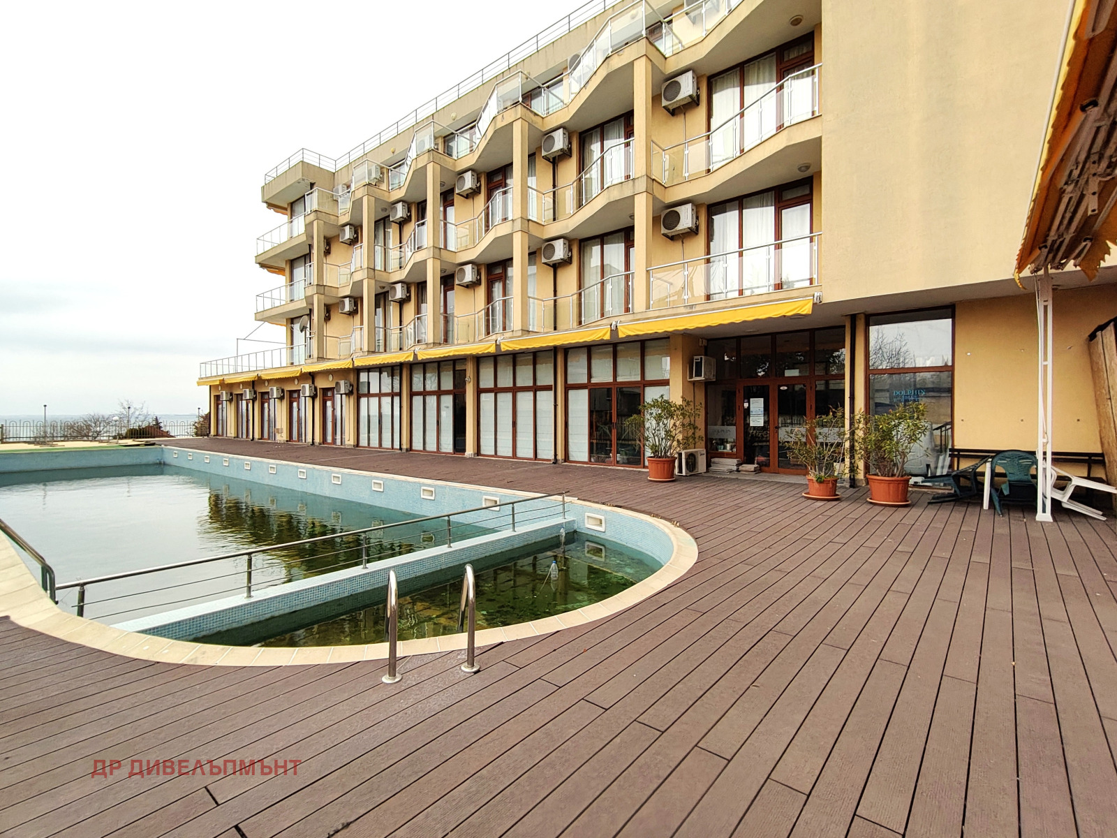 tristaen-apartament-82-kvm-pod-naem-ravda-palm-marina-14 Тристаен апартамент 82 кв.м под наем в Равда | Басейн и веранда