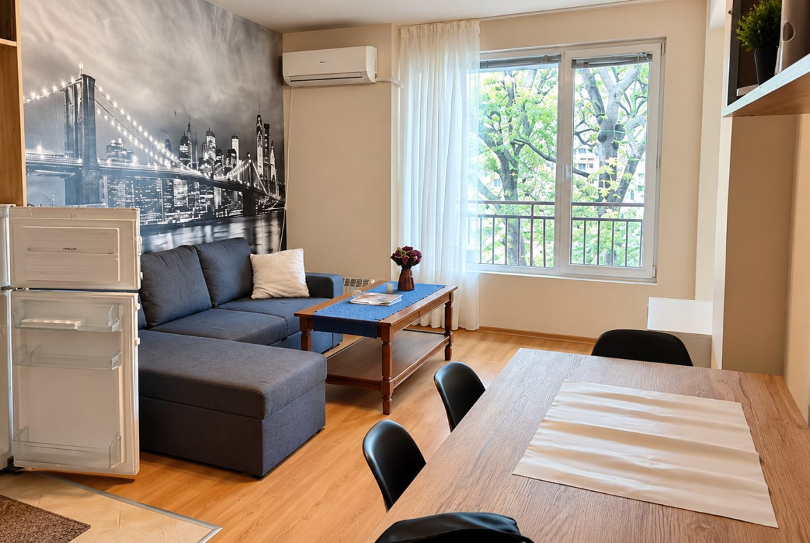 dvustaen-apartament-60-sqm-pod-naem-plovdiv-kamenitsa-1-tsentar-3 Просторен апартамент с кухня и хол зона