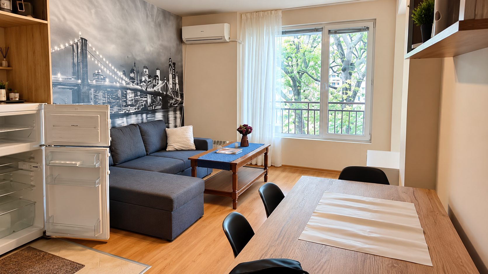 dvustaen-apartament-60-sqm-pod-naem-plovdiv-kamenitsa-1-tsentar-3 Просторен апартамент с кухня и хол зона