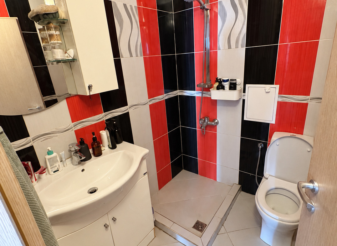 tristaen-apartament-108-kvm-pod-naem-manastirski-livadi-sofiya-napalno-obzaveden-8 Тристаен апартамент 108 кв.м под наем в Манастирски ливади | Напълно обзаведен
