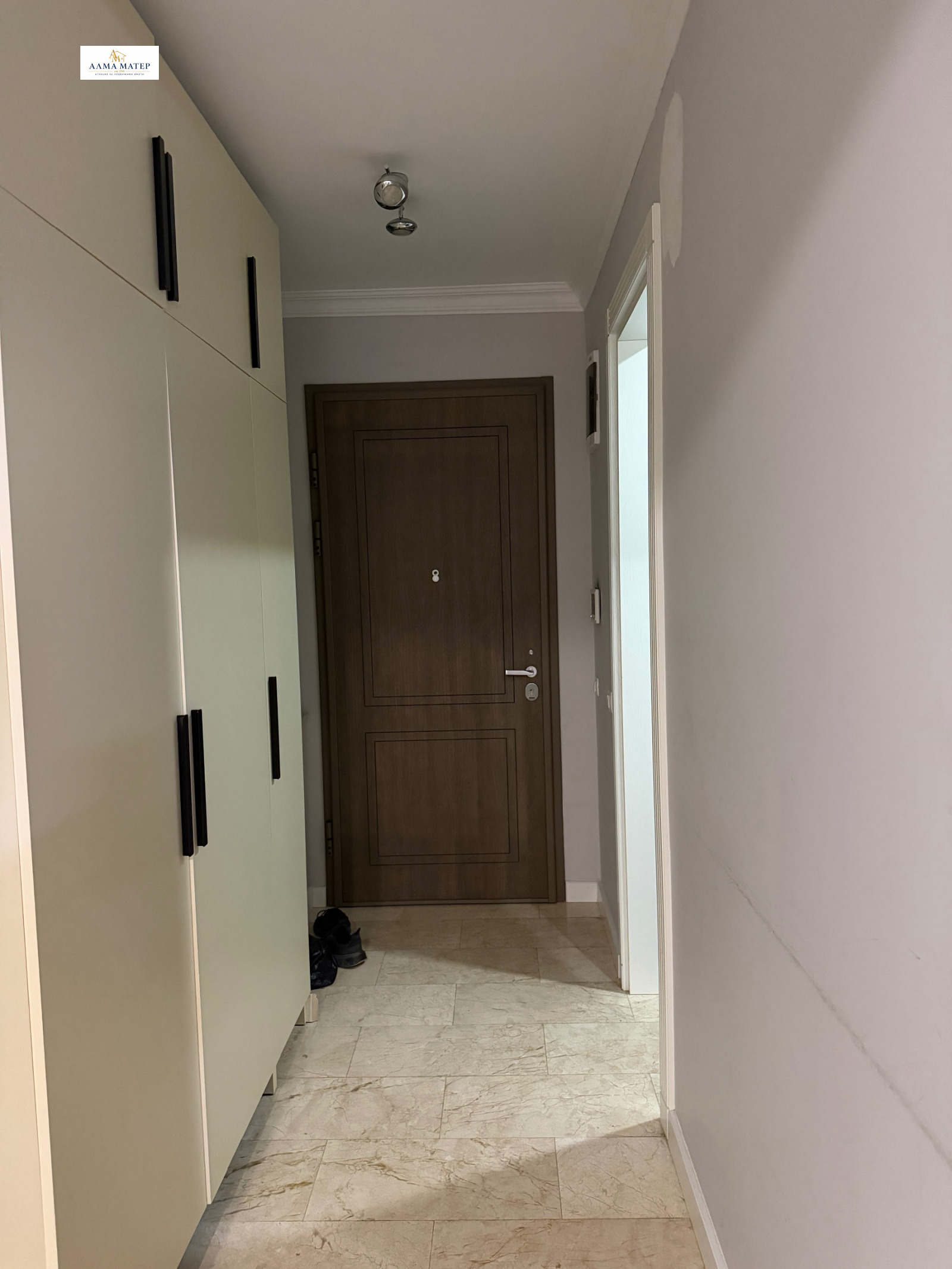 Тристаен апартамент 138 кв.м под Наем в Красно село | Панорамна гледка към Витоша