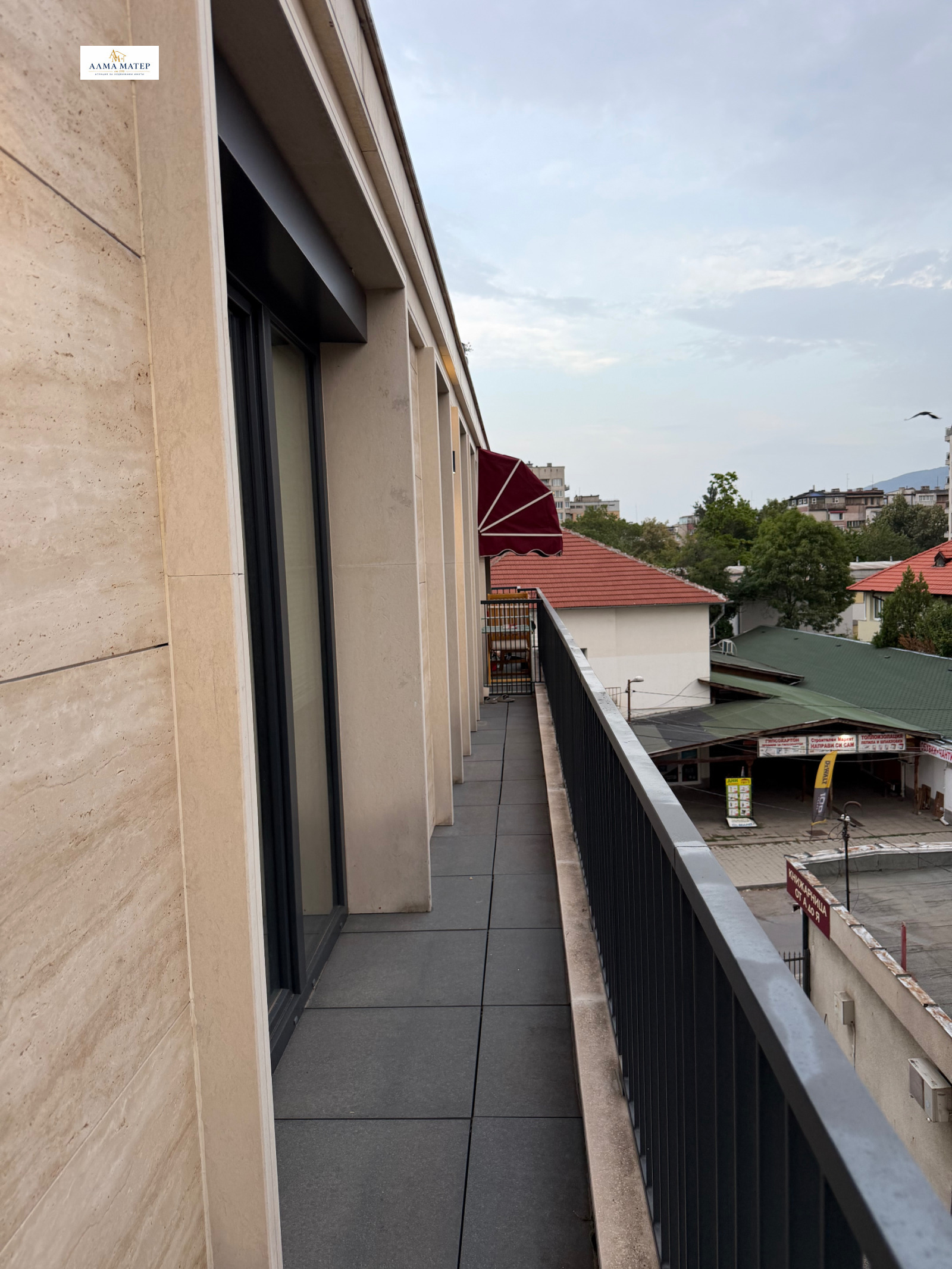 Тристаен апартамент 138 кв.м под Наем в Красно село | Панорамна гледка към Витоша